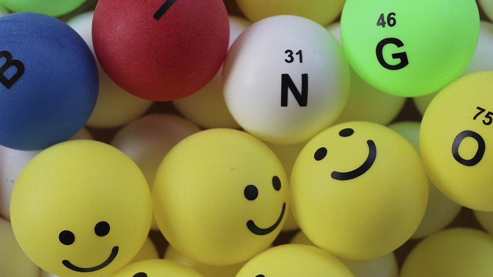 Bolas de bingo sonrientes